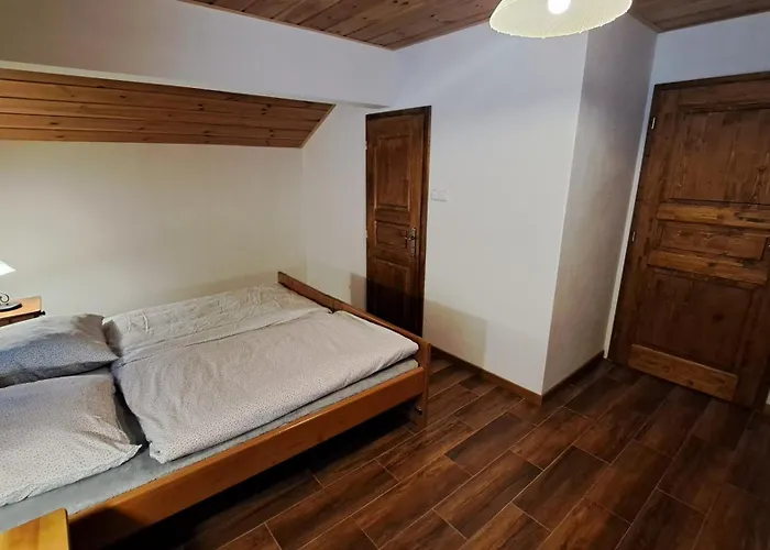 U Uhriku Tatil Evi